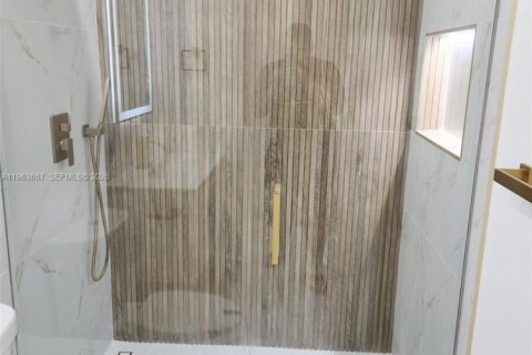 Villa ou maison à vendre à Miami Gardens, Floride: 3 chambres, 144.56 m2 № 2025629 - photo 30