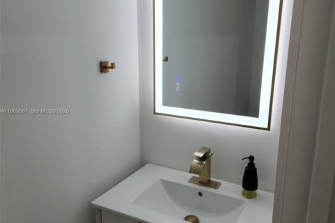 Villa ou maison à vendre à Miami Gardens, Floride: 3 chambres, 144.56 m2 № 2025629 - photo 13