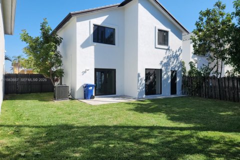 Villa ou maison à vendre à Miami Gardens, Floride: 3 chambres, 144.56 m2 № 2025629 - photo 2