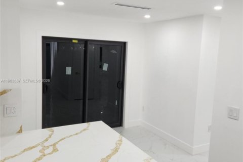 Villa ou maison à vendre à Miami Gardens, Floride: 3 chambres, 144.56 m2 № 2025629 - photo 11