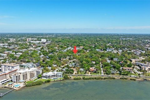 House in Dunedin, Florida 2 bedrooms, 100.52 sq.m. № 2167317 - photo 4
