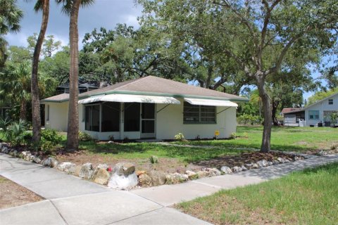 House in Dunedin, Florida 2 bedrooms, 100.52 sq.m. № 2167317 - photo 14
