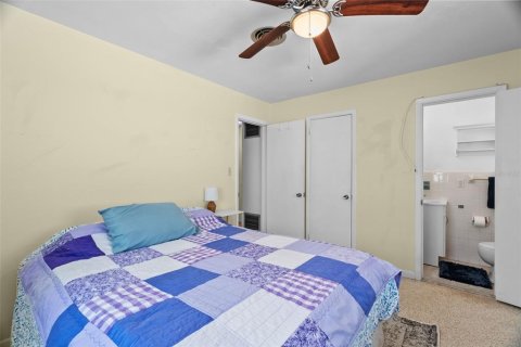 House in Dunedin, Florida 2 bedrooms, 100.52 sq.m. № 2167317 - photo 9