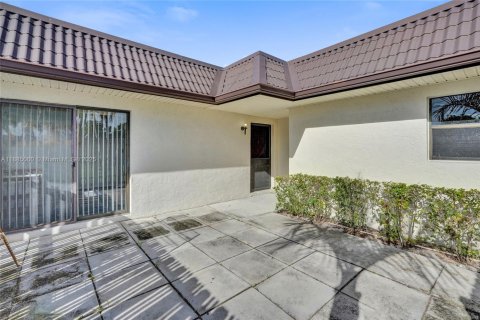 Casa en alquiler en West Palm Beach, Florida, 2 dormitorios, 100.89 m2 № 1930566 - foto 6