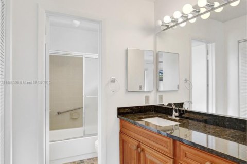 Casa en alquiler en West Palm Beach, Florida, 2 dormitorios, 100.89 m2 № 1930566 - foto 22