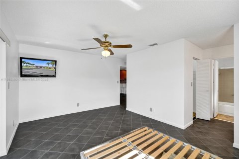 Casa en alquiler en West Palm Beach, Florida, 2 dormitorios, 100.89 m2 № 1930566 - foto 20