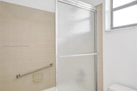 Casa en alquiler en West Palm Beach, Florida, 2 dormitorios, 100.89 m2 № 1930566 - foto 23