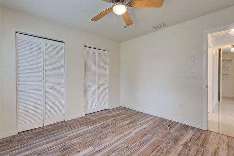 Casa en venta en Port Charlotte, Florida, 3 dormitorios, 175.49 m2 № 2424286 - foto 30