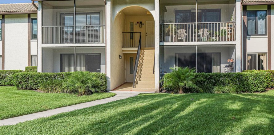 Condominio en Palm City, Florida, 2 dormitorios  № 2087789