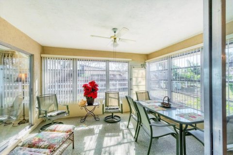 Condo in Sarasota, Florida, 2 bedrooms  № 1535687 - photo 18