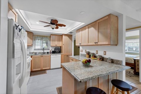 Condo in Sarasota, Florida, 2 bedrooms  № 1535687 - photo 7