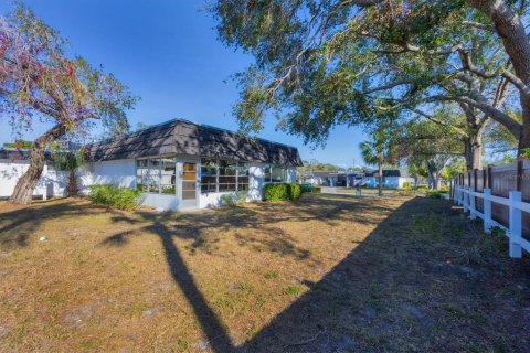 Condo in Sarasota, Florida, 2 bedrooms  № 1535687 - photo 22