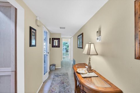 Condo in Sarasota, Florida, 2 bedrooms  № 1535687 - photo 5