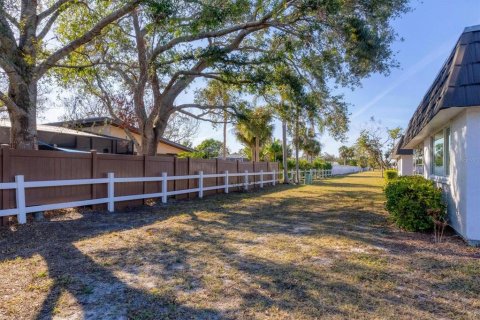 Condo in Sarasota, Florida, 2 bedrooms  № 1535687 - photo 20