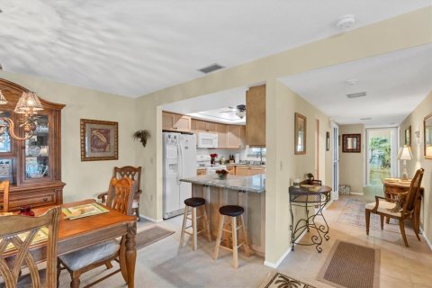 Condo in Sarasota, Florida, 2 bedrooms  № 1535687 - photo 10