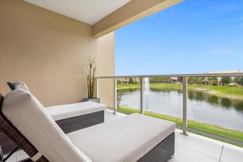 Townhouse in Kissimmee, Florida 3 bedrooms, 210.24 sq.m. № 1555256 - photo 14