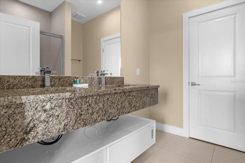 Townhouse in Kissimmee, Florida 3 bedrooms, 210.24 sq.m. № 1555256 - photo 15