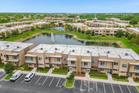 Townhouse in Kissimmee, Florida 3 bedrooms, 210.24 sq.m. № 1555256 - photo 2