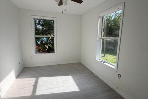 Casa en alquiler en St. Lucie, Florida, 5 dormitorios, 150.13 m2 № 2087853 - foto 13