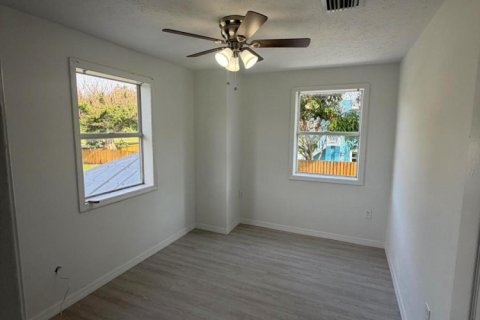 Casa en alquiler en St. Lucie, Florida, 5 dormitorios, 150.13 m2 № 2087853 - foto 11