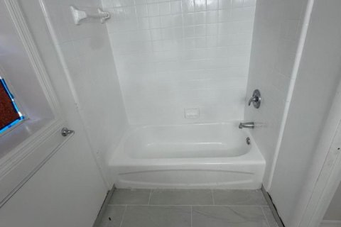 Casa en alquiler en St. Lucie, Florida, 5 dormitorios, 150.13 m2 № 2087853 - foto 7