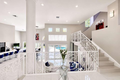 House in West Palm Beach, Florida 4 bedrooms, 398.55 sq.m. № 2188823 - photo 9