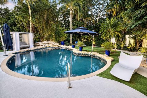 House in West Palm Beach, Florida 4 bedrooms, 398.55 sq.m. № 2188823 - photo 3