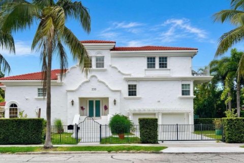 Villa ou maison à West Palm Beach, Floride 4 chambres, 398.55 m2 № 2188823