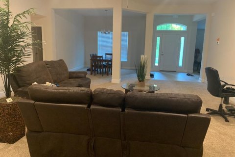 House in Leesburg, Florida 4 bedrooms, 233.37 sq.m. № 1912019 - photo 6