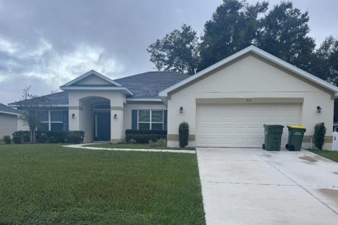 House in Leesburg, Florida 4 bedrooms, 233.37 sq.m. № 1912019 - photo 1