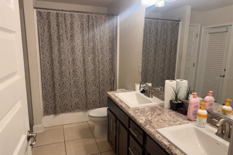 House in Leesburg, Florida 4 bedrooms, 233.37 sq.m. № 1912019 - photo 11