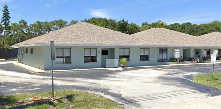 Propiedad comercial en New Smyrna Beach, Florida 180.97 m2 № 1893813