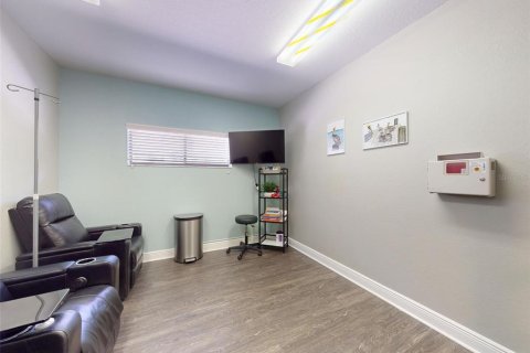 Propiedad comercial en venta en New Smyrna Beach, Florida, 180.97 m2 № 1893813 - foto 20