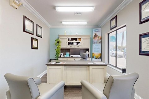 Propiedad comercial en venta en New Smyrna Beach, Florida, 180.97 m2 № 1893813 - foto 10