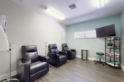 Propiedad comercial en venta en New Smyrna Beach, Florida, 180.97 m2 № 1893813 - foto 18