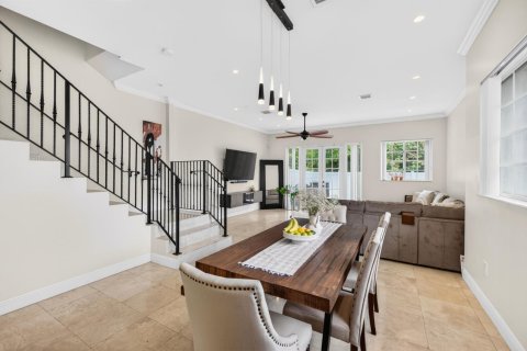 Townhouse in Fort Lauderdale, Florida 3 bedrooms, 215.81 sq.m. № 2078562 - photo 3
