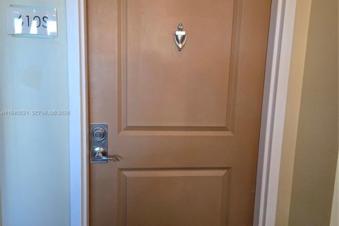Copropriété à louer à Miami, Floride: 1 chambre, 70.51 m2 № 2001240 - photo 5