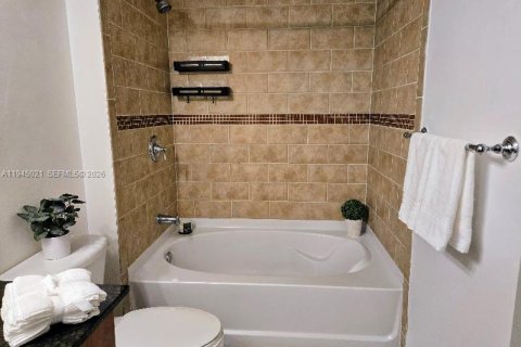 Copropriété à louer à Miami, Floride: 1 chambre, 70.51 m2 № 2001240 - photo 15