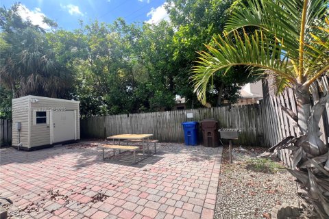 Commercial property in Fort Lauderdale, Florida 210.52 sq.m. № 2022632 - photo 2