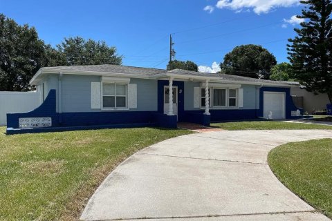 House in Kenneth City, Florida 2 bedrooms, 117.06 sq.m. № 2324302
