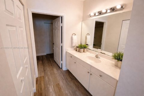 Touwnhouse à vendre à Miramar, Floride: 3 chambres, 148.74 m2 № 2058787 - photo 11
