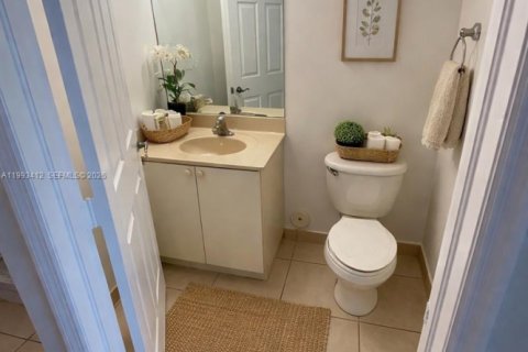 Touwnhouse à vendre à Miramar, Floride: 3 chambres, 148.74 m2 № 2058787 - photo 5