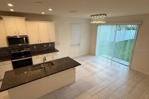 Casa en alquiler en Kissimmee, Florida, 4 dormitorios, 171.03 m2 № 1778675 - foto 7