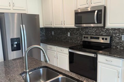 Casa en alquiler en Kissimmee, Florida, 4 dormitorios, 171.03 m2 № 1778675 - foto 3