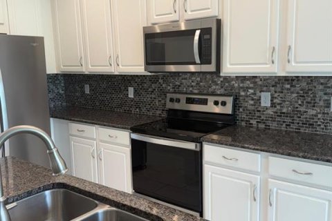 Casa en alquiler en Kissimmee, Florida, 4 dormitorios, 171.03 m2 № 1778675 - foto 4