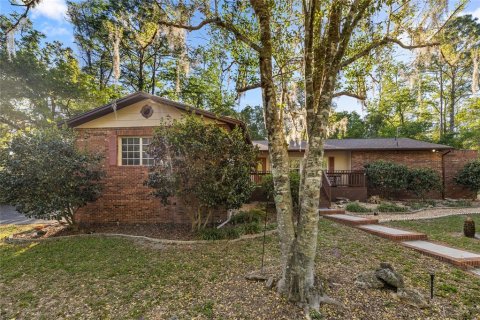 House in Dunnellon, Florida 3 bedrooms, 213.49 sq.m. № 2098357