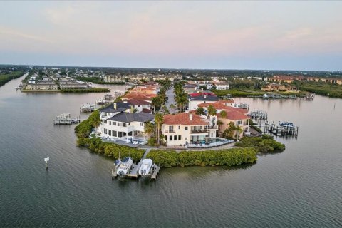 Casa en venta en Tampa, Florida, 4 dormitorios, 412.49 m2 № 2217747 - foto 26