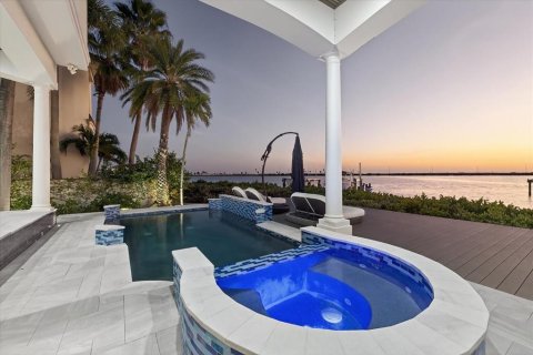 Casa en venta en Tampa, Florida, 4 dormitorios, 412.49 m2 № 2217747 - foto 6