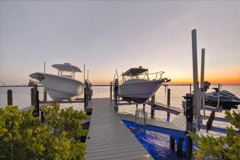 Casa en venta en Tampa, Florida, 4 dormitorios, 412.49 m2 № 2217747 - foto 5