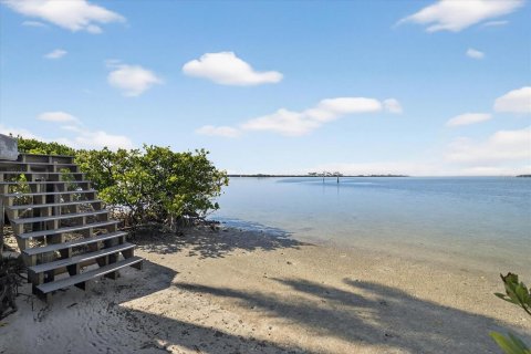 Casa en venta en Tampa, Florida, 4 dormitorios, 412.49 m2 № 2217747 - foto 7